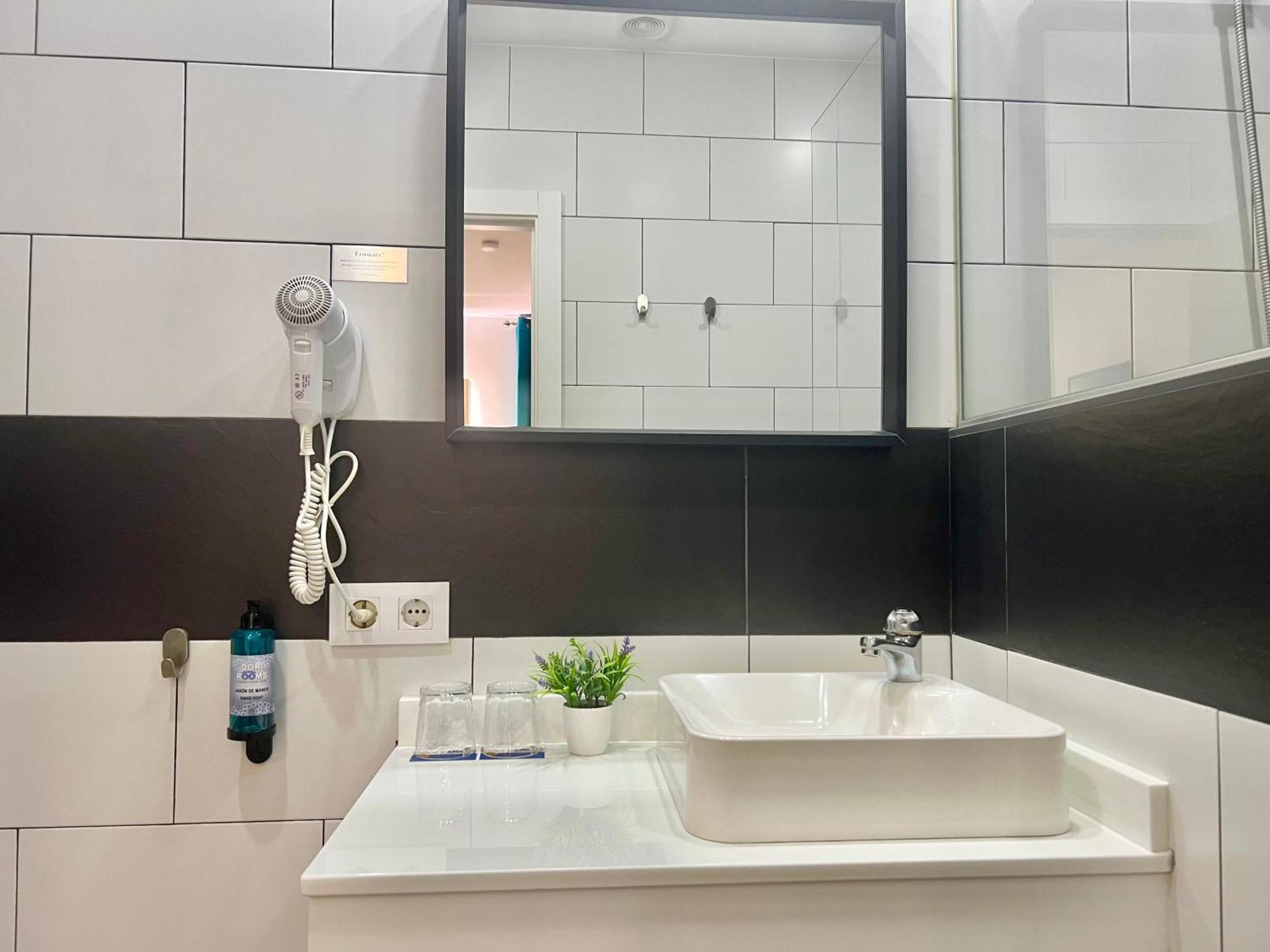 Dori Rooms Hostal Tarifa Ngoại thất bức ảnh